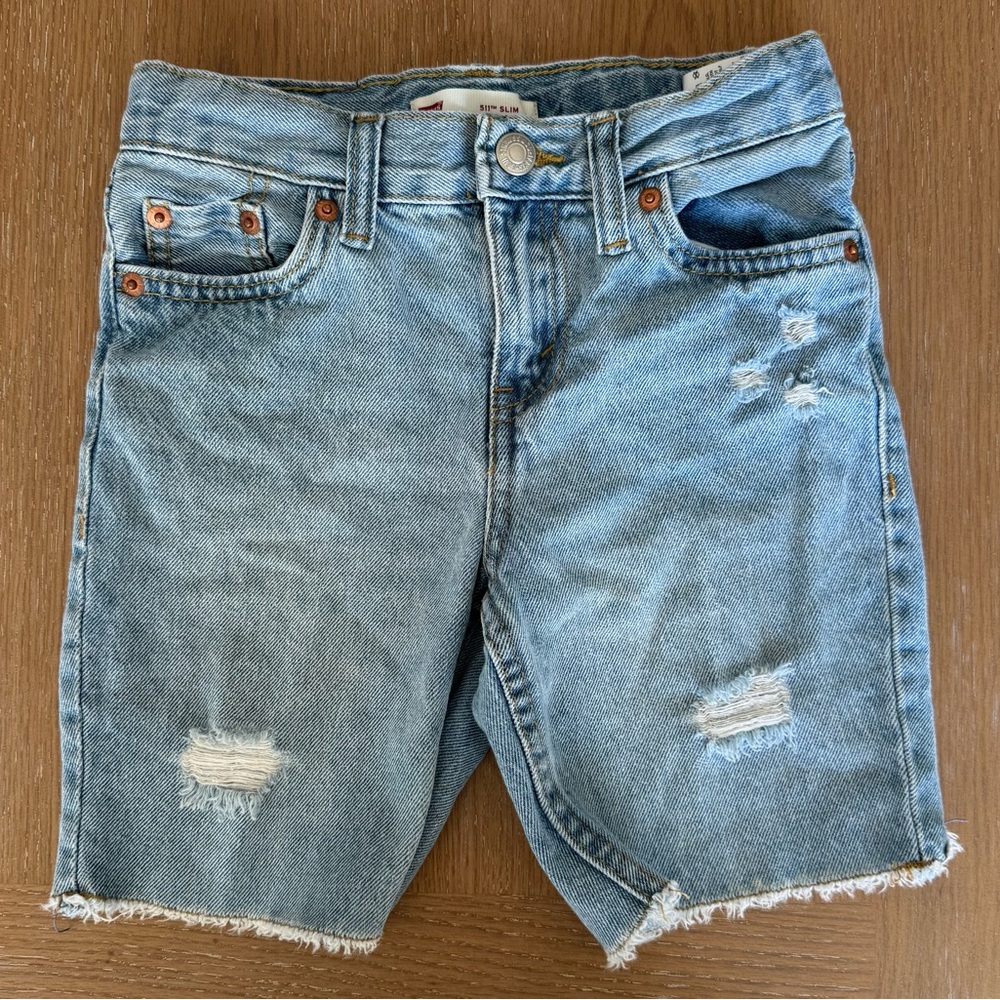 Boy’s Distressed Levi's Light Blue Denim Shorts Size 4/5